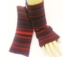The Scarf Company 100% Lambswool Ladies Wristlets - Burgundy